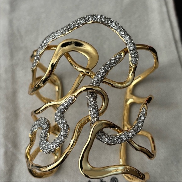 NWOT Alexis Bittar Gold and Crystal Openwork Sculptural Cuff Bracelet - Picture 8 of 9